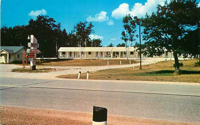 Wildwood Beach Motel - Old Postcard Photo (newer photo)
